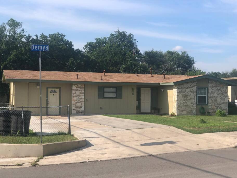 A Smaller Piece Of Heaven, Near By Lackland Afb 圣安东尼奥 外观 照片